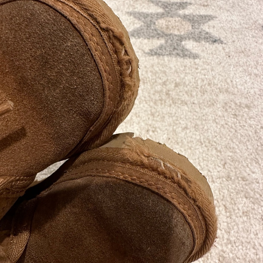 Toddler Chestnut Neumel UGG Boots - Picture 4 of 5